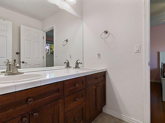 4th image of 807 Eldorado Dr