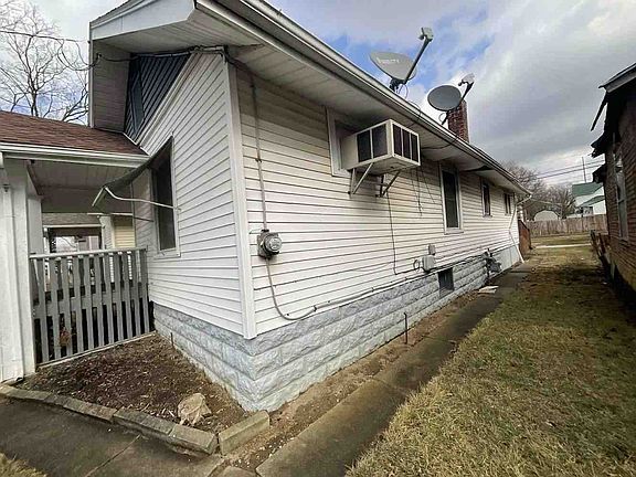 2nd image of 586 Henry St