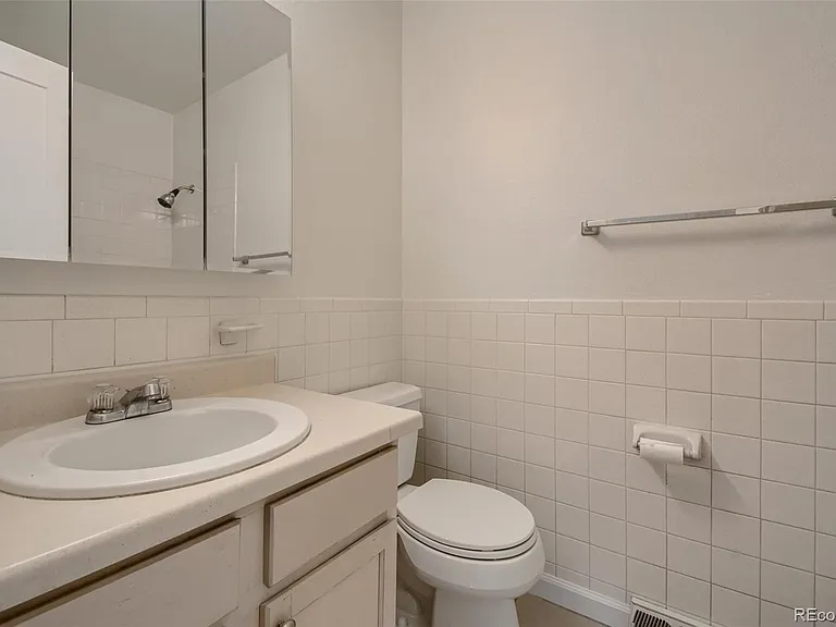 375 S Krameria St — Photo 19