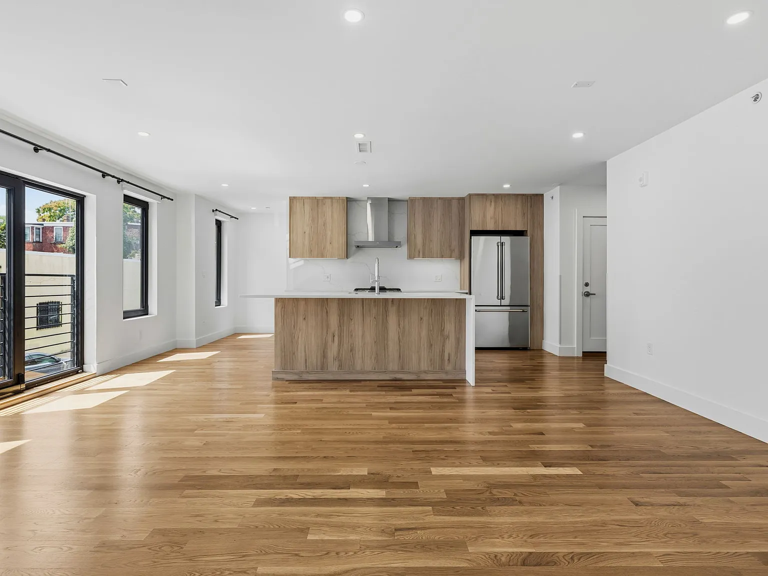 2 bed, 1231 sqft, $4,500 — Photo 3
