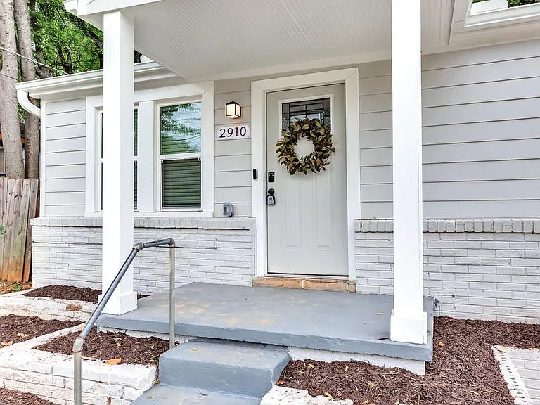 2910 Wilson Dr NW — Photo 17