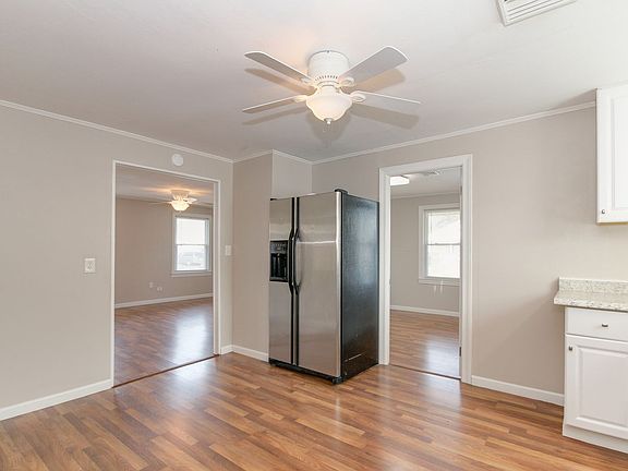 4th image of 11 Vail Pl