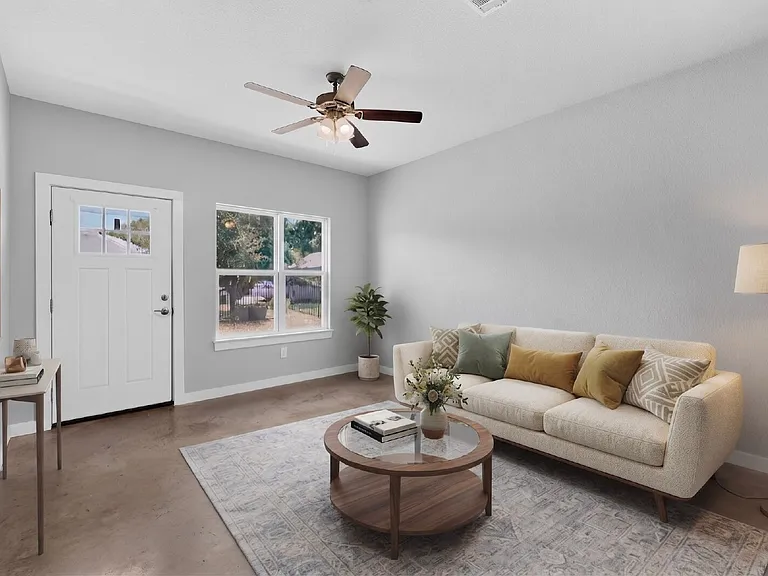 213 S Baugh St — Photo 4