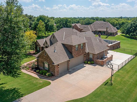 4th image of 205 Alyssa Ln