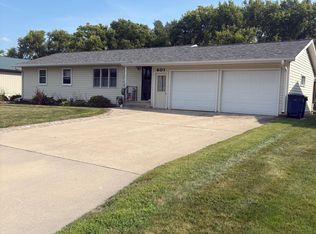 401 Elm St NE, Sleepy Eye, MN 56085