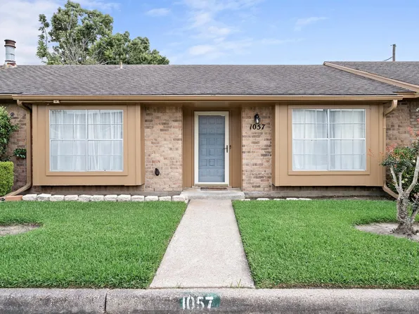 1057 Sunmeadow Dr, Beaumont, TX 77706