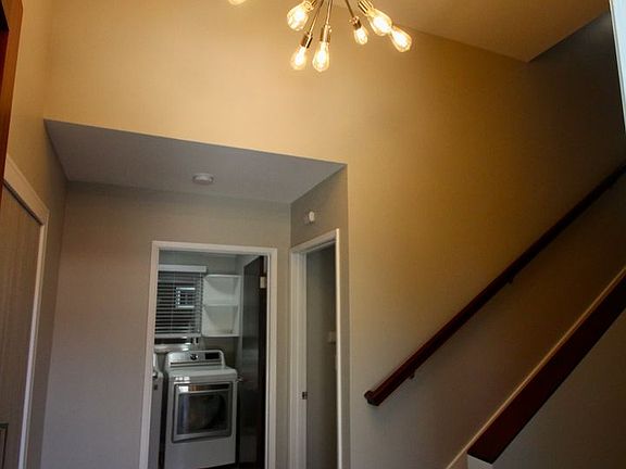 4th image of 875 Tourmaline St