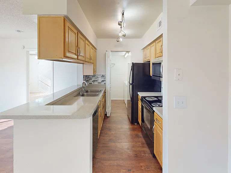 Lakewood Place — Photo 162