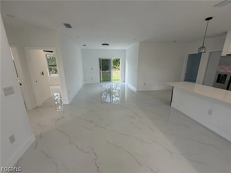 759 Cane St E — Photo 13