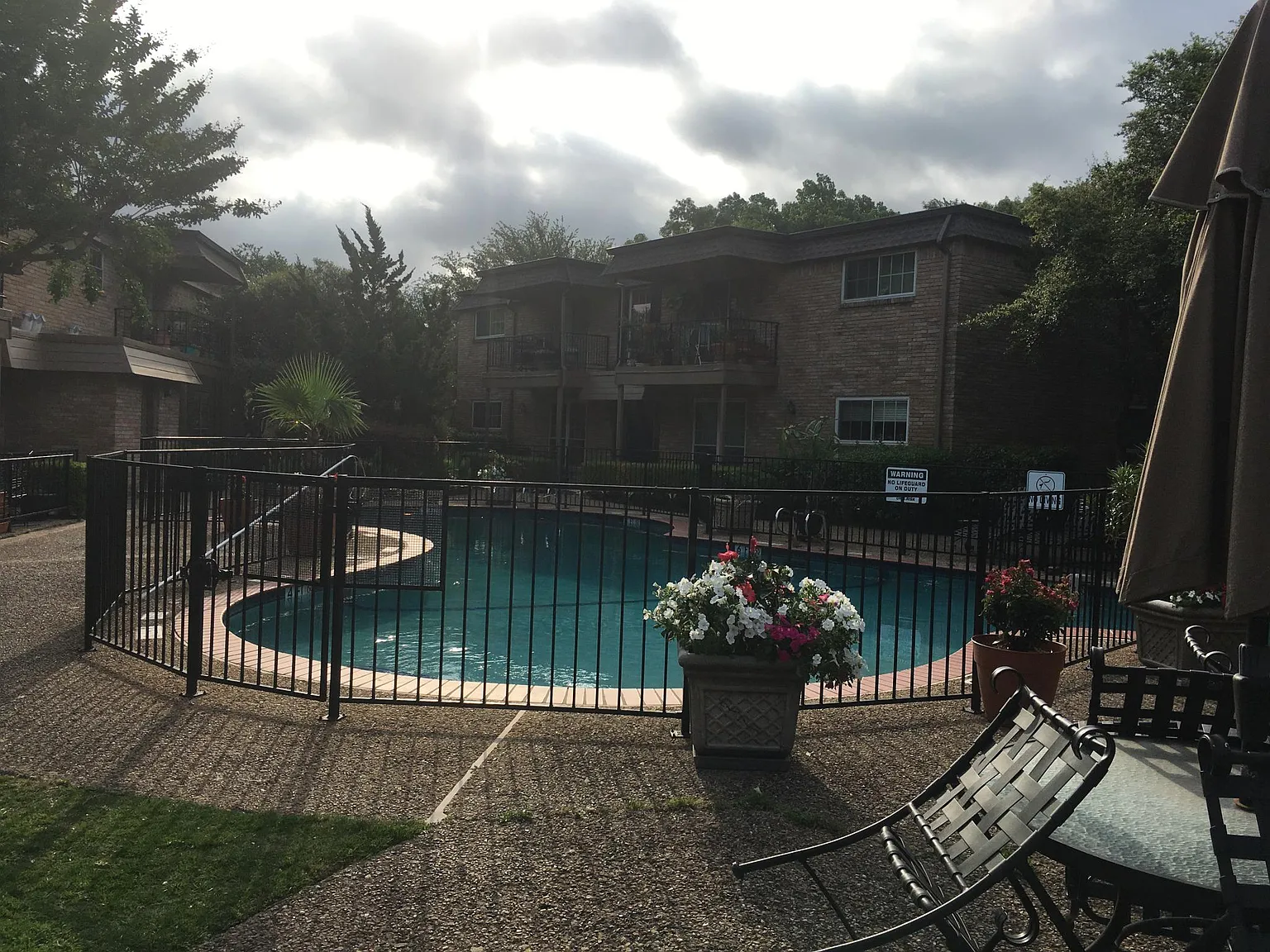 2 bed, 1570 sqft, $1,700 — Photo 2