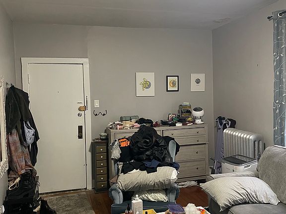 2nd image of 3123 N Hamlin Ave #1C-1