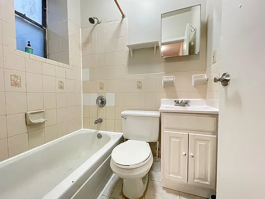 Rented by Yup Realty LLC | media 6