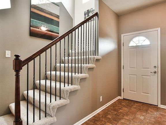 4th image of 6724 S 188th St