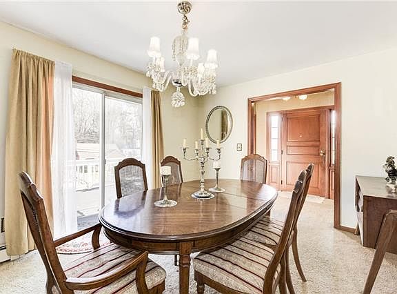 5th image of 103 Woodcrest Ave