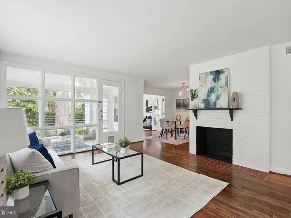 618 Laura Dr, Falls Church, VA 22046