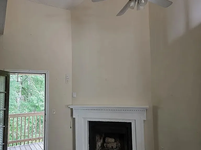 1013 Carla Pl — Photo 4
