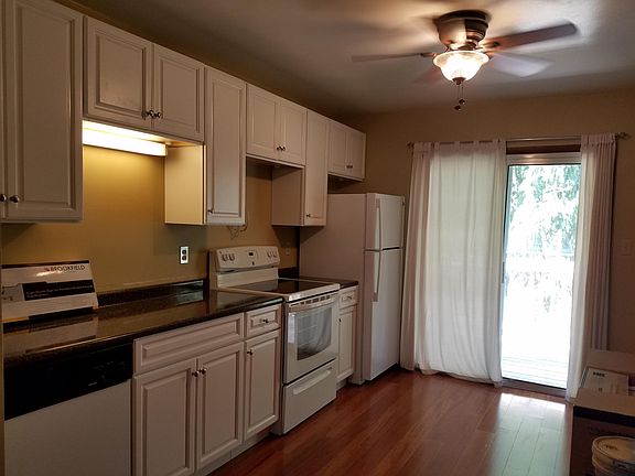 2nd image of 25 E Pine Ln #6