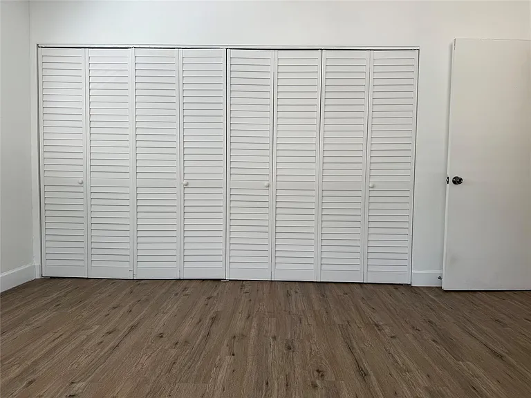 1857 Jefferson St #205 — Photo 11