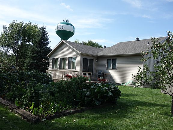 3rd image of 451 12th Ave E