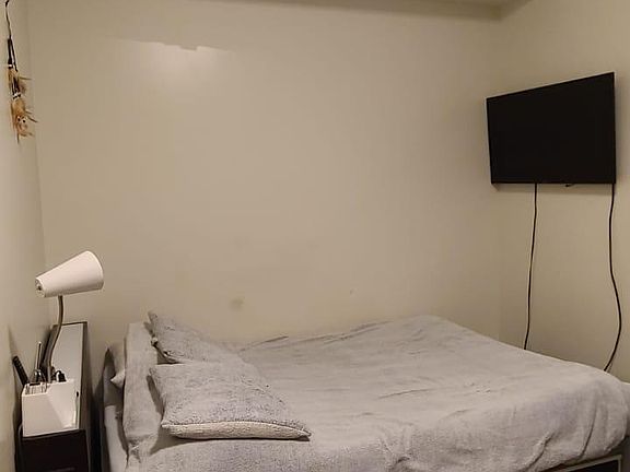 4th image of 3000 NE 151st St #609