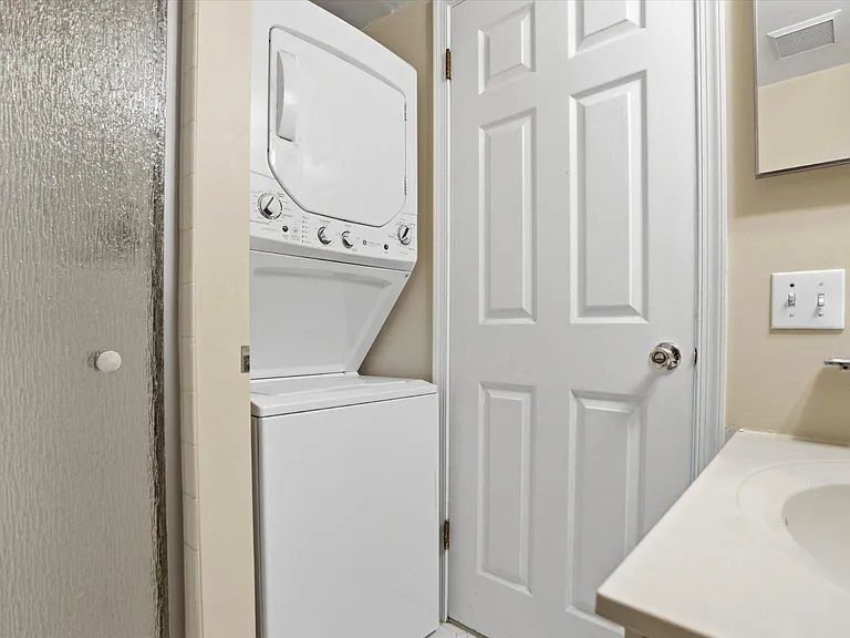 623 Washington Pl — Photo 18