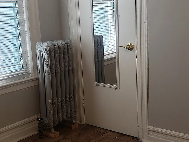 305 Woodside Ave #2 — Photo 23