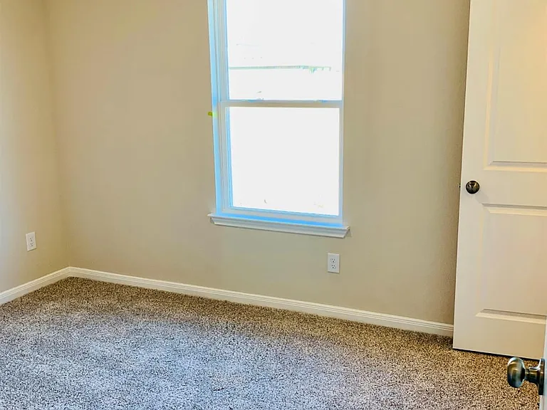 808 Fallbrook Dr — Photo 12