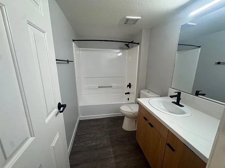 Corona Pointe Resort — Photo 152