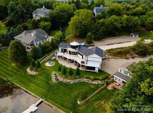 811 Glazier Rd, Chelsea, MI 48118