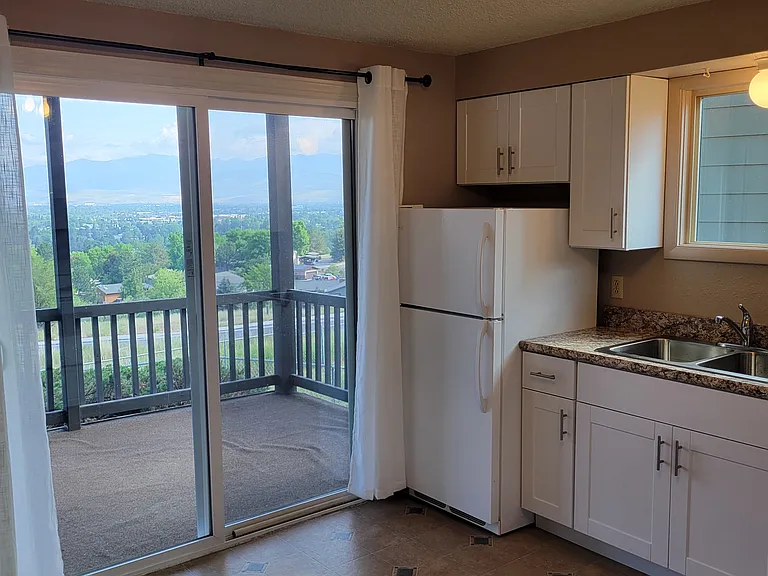 2224 W Foothills Dr #3 — Photo 5