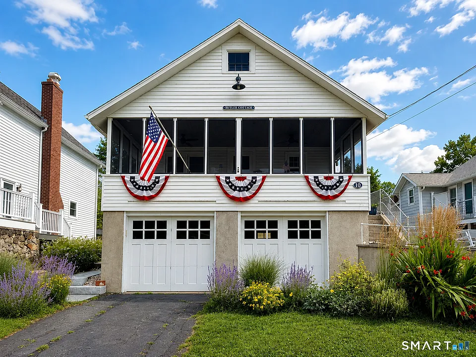 10 Reeves Ave