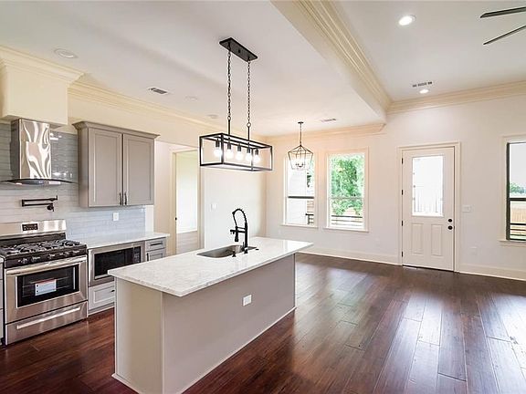 3rd image of 3509 Blanchard Dr
