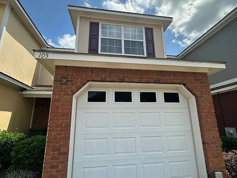 105 S Springview Dr — Photo 1