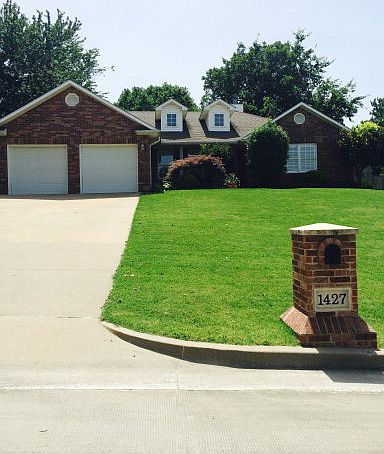 1st image of 1427 Lakehurst Dr