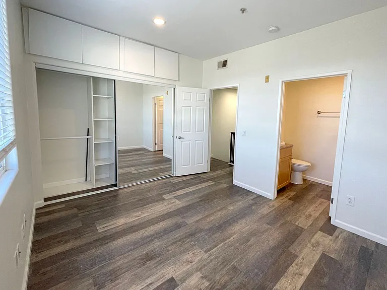 5330 Satsuma Ave — Photo 10