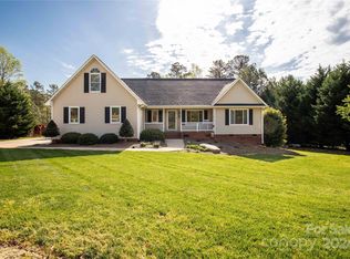1413 Whirlaway Ct, York, SC 29745