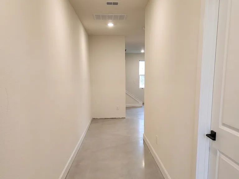 294 NE Triplet Dr — Photo 5