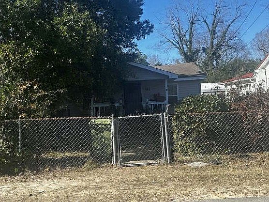1st image of 541 Ellis St