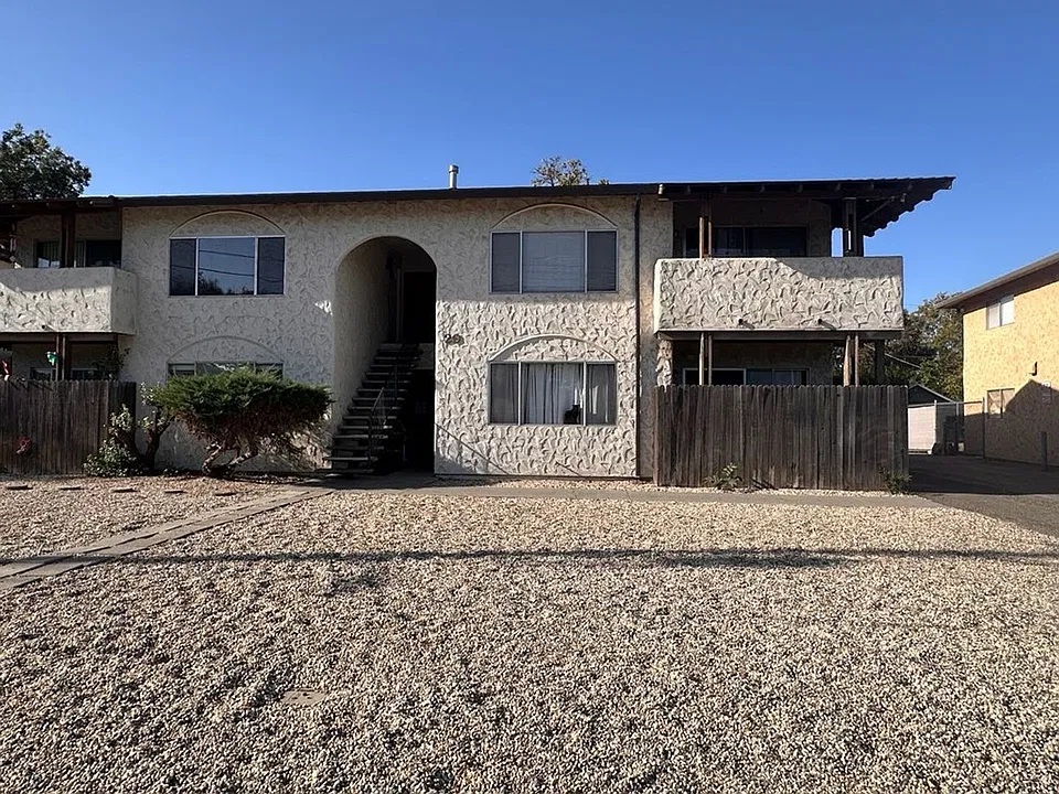 29 Cameo Dr