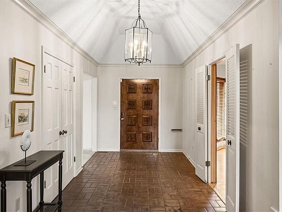 3rd image of 6600 Overhill Rd