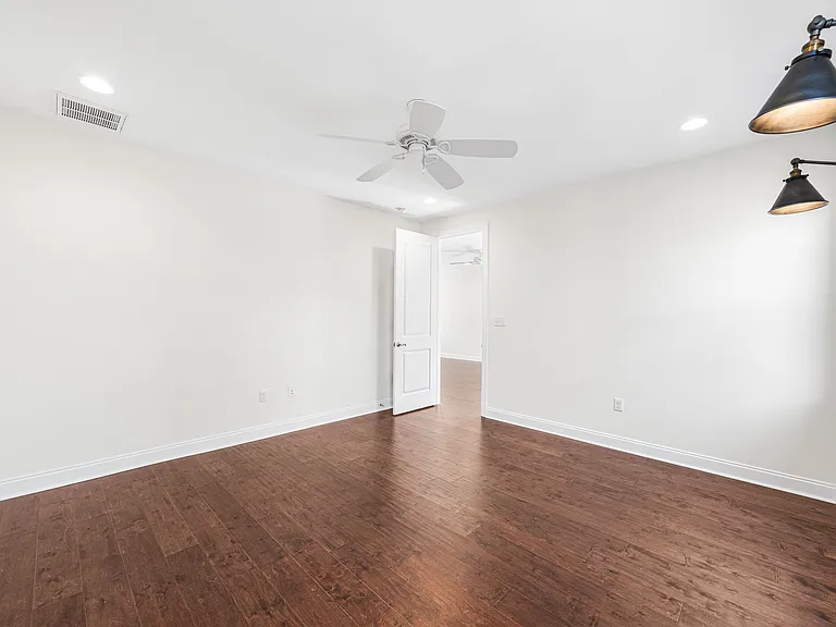 143 Christian Dr — Photo 31