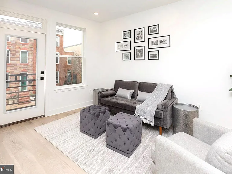 1702 Light St #302 — Photo 4