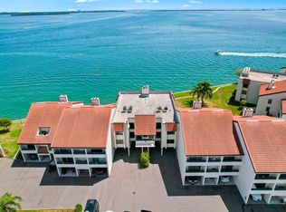 121 1st St E APT 205, Tierra Verde, FL 33715