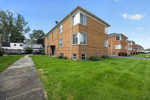 18963 Hilliard Blvd Photo 1