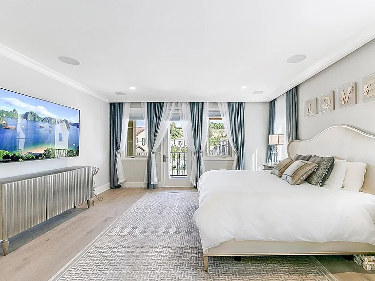 Your Grand spacious suite is equipped with surround sound and speakers. Custom backlit crown molding in an array of colors that even move to the music! One word! LUXURY!