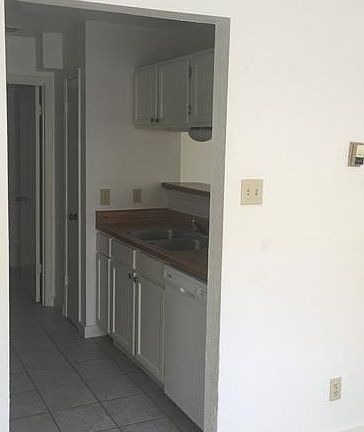 5th image of 9102 Sanger Dr #B