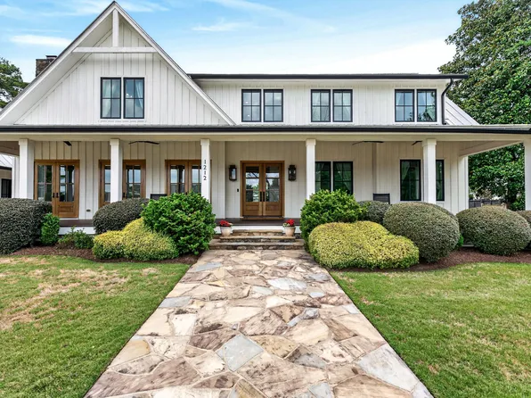 1212 Currituck Dr, Raleigh, NC 27609