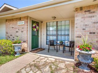 2029 Rochelle Ln, Carrollton, TX 75007