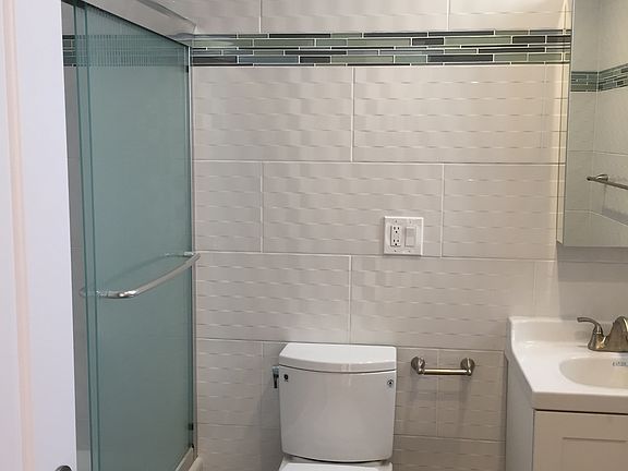 4th image of 25 W. Broadway #214