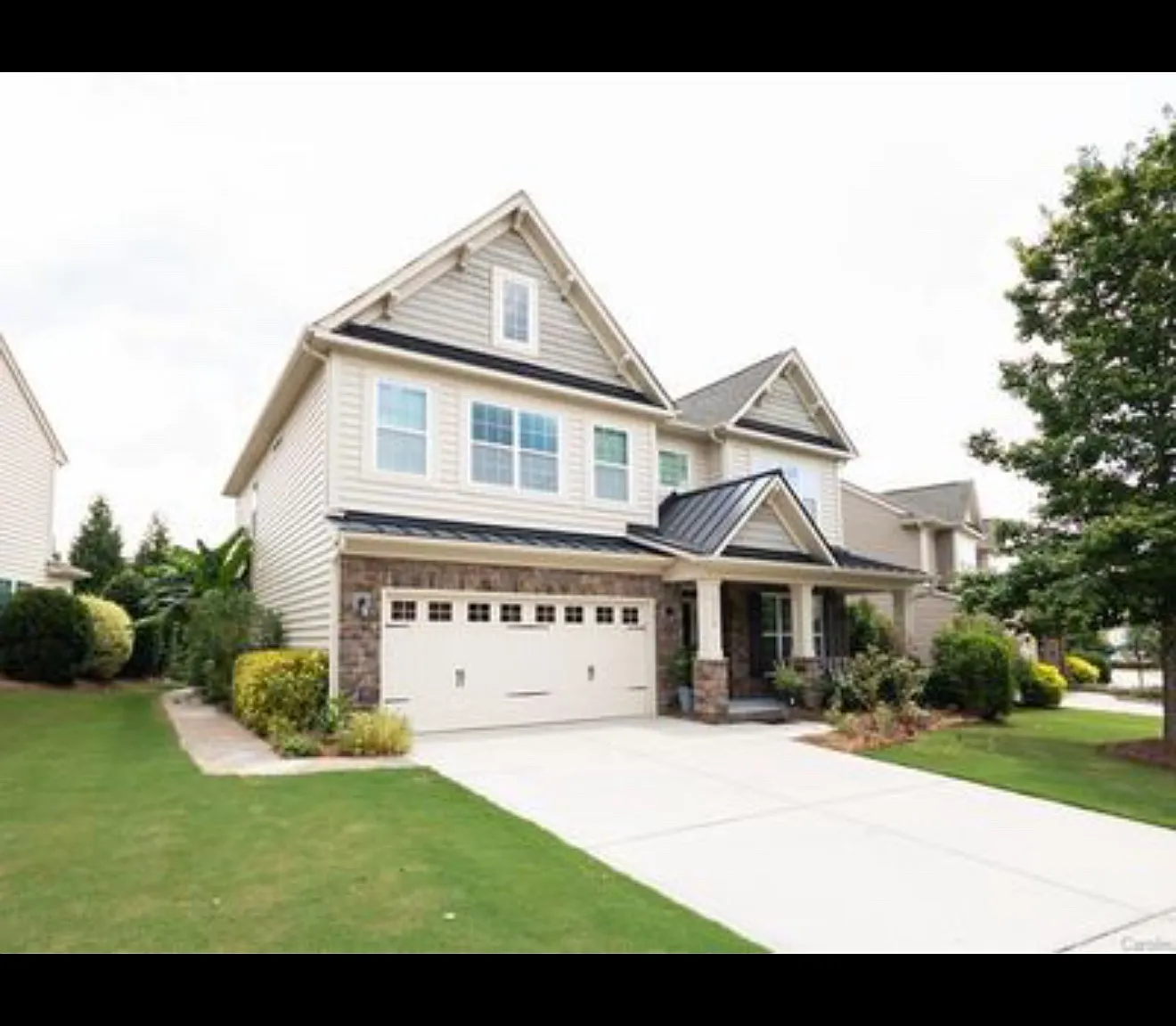 4 bed, 2.5 bath, 2880 sqft, $3,200 — Photo 2
